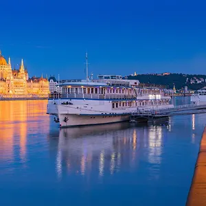 https://grand-jules-boat-hotel.inbudapesthotels.com